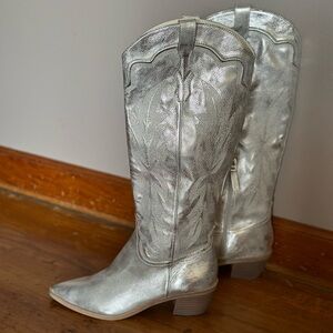 NWOT Dolce Vita Silver Cowboy Boots